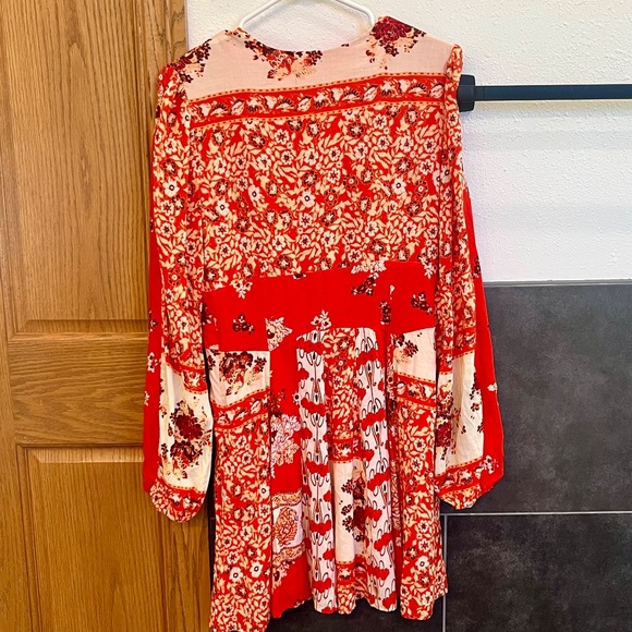Free People Red and Cream Mixin It Up Floral Mini Dress Size Small - Picture 9 of 9